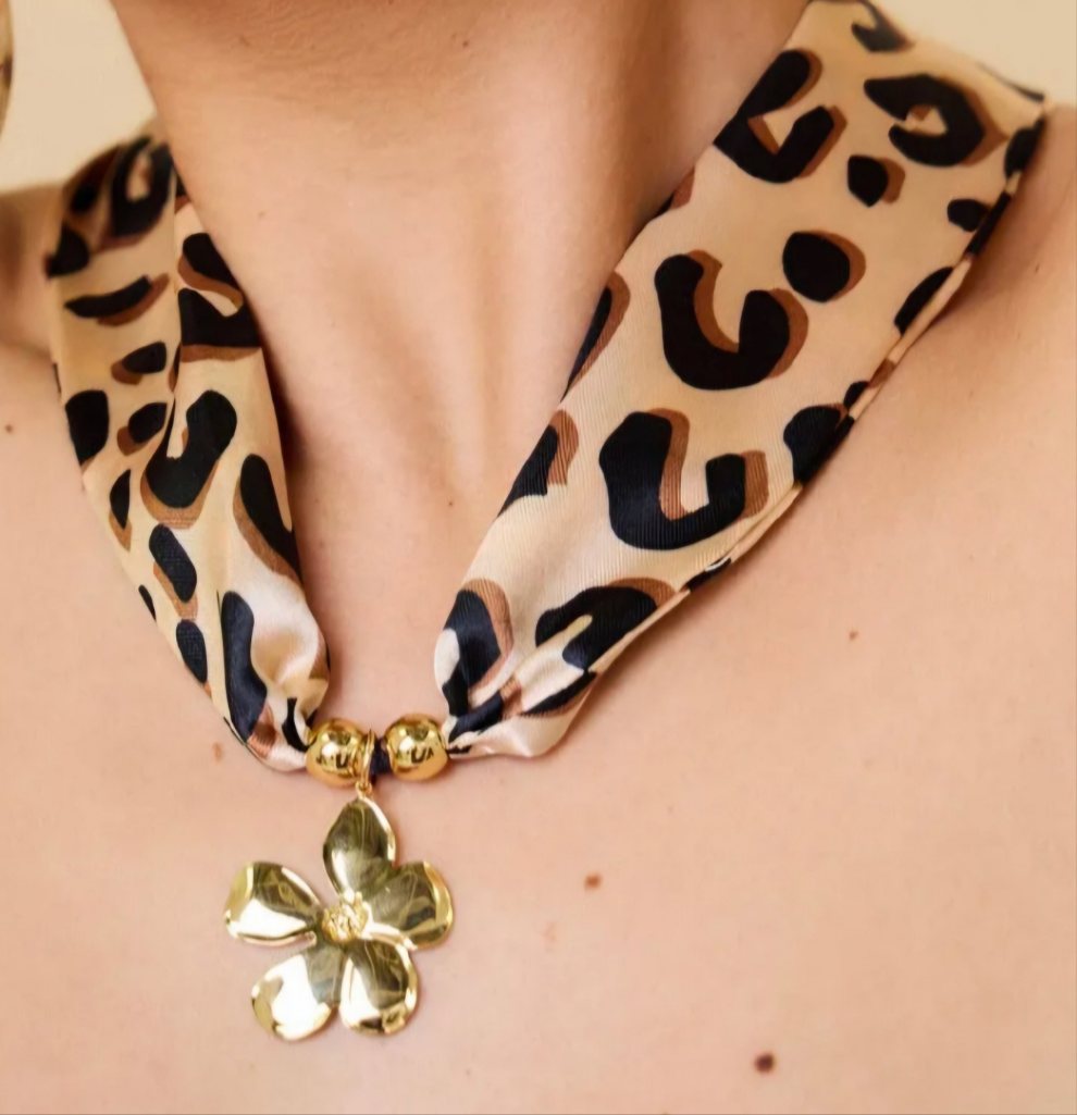 Collier foulard lĂ©opard đ