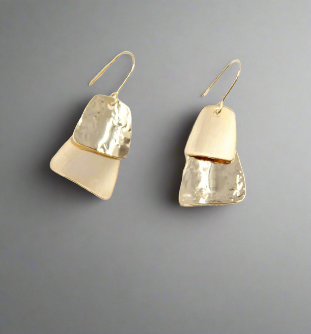 Boucle asymétrique en argent doré