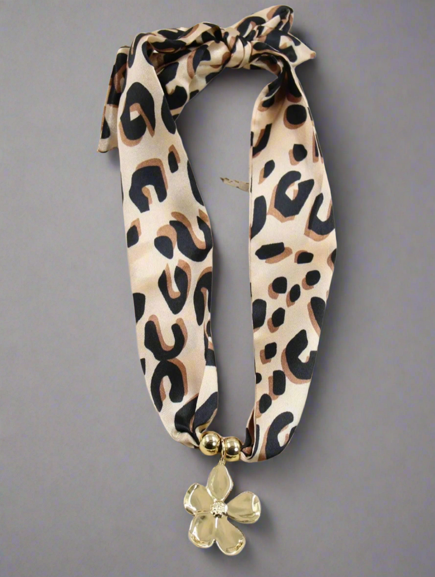 Collier foulard lĂ©opard đ