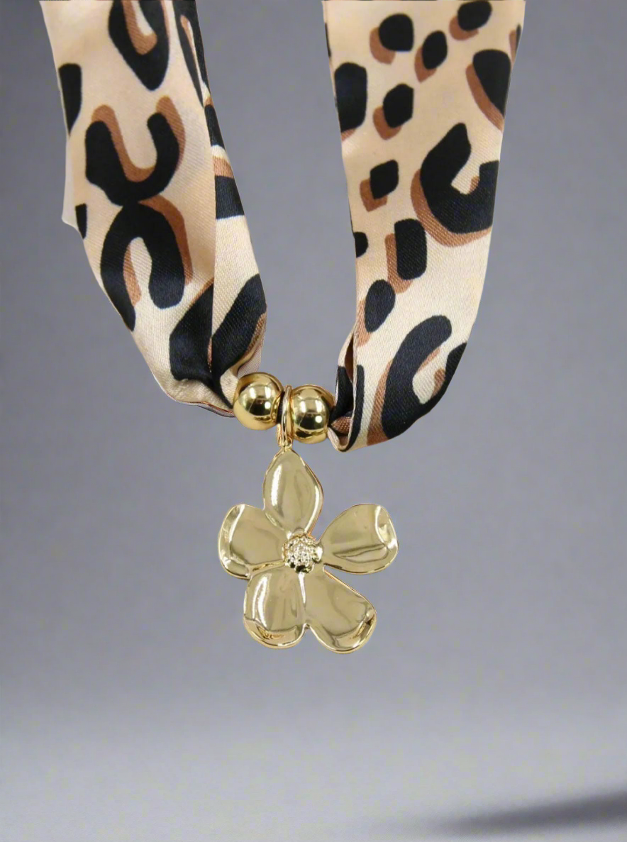 Collier foulard lĂ©opard đ