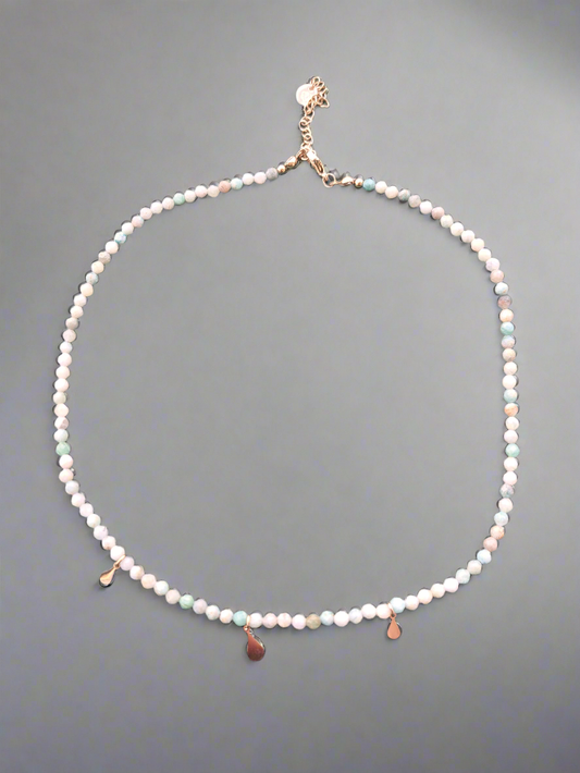 Collier perle naturelle dégradée de bleu