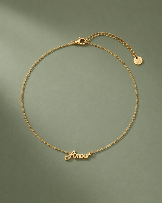 Collier Amour – Pendentif Calligraphié en Acier Inoxydable Doré